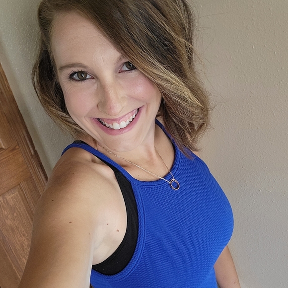 Meet your Posher, Jackie - Picture 3 of 16